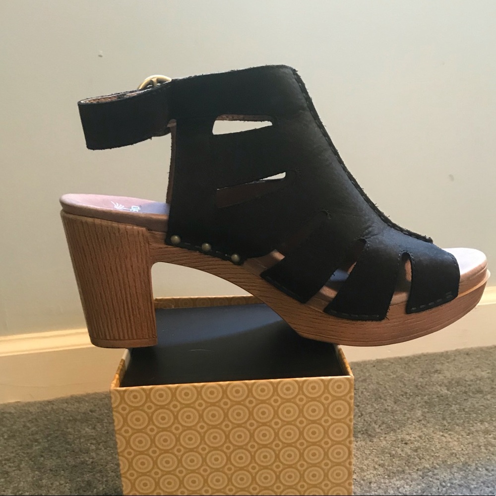 Black heeled sandals